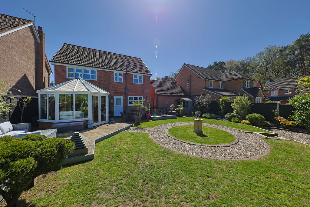 Sandstone Avenue Walton